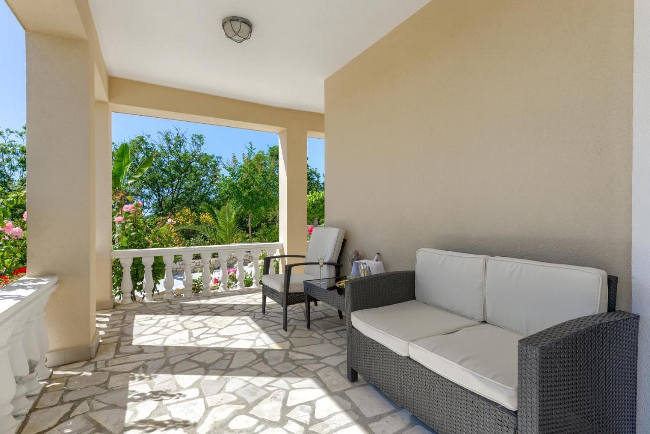 Haus Lilli Mit Pool Apartment Razanac Exterior photo